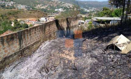 Terreno à venda, 298 m² por R$ 70.000,00 - Morro São Francisco - Sabará/MG