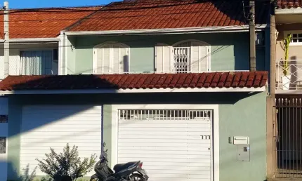 Sobrado para Venda em Curitiba, Jardim das Américas, 4 dormitórios, 2 suítes, 4 banheiros, 2 vagas