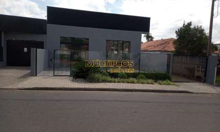 Excelente Ponto Comercial para Locação em Curitiba-PR, Bairro Uberaba: 2 Banheiros, 120m² de Área!