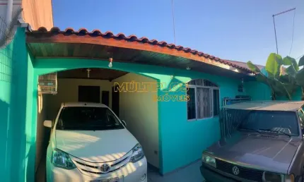 Imperdível casa à venda em Curitiba-PR, no bairro Uberaba, com 3 quartos, 1 suíte, 2 salas, 2 vagas de garagem e 90m² de área.