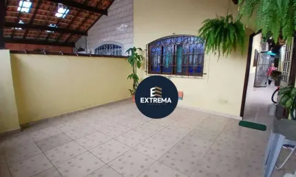Conforto e Espaço na Vila Mirim – Casa com 2 Dormitórios, Suíte e 2 Salas!