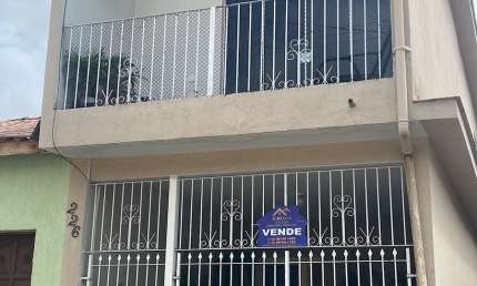 Belo Sobrado à Venda no Bairro Figueira, Guaratinguetá - SP