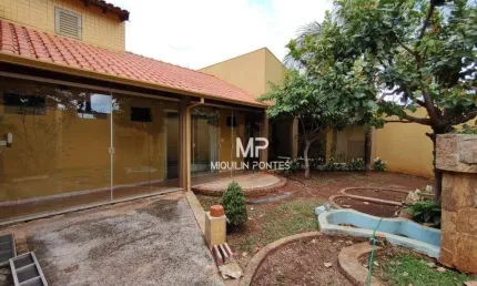 Casa com 2 dormitórios à venda, 203 m² por R$ 400.000,00 - Residencial Royal Park - Jaboticabal/SP