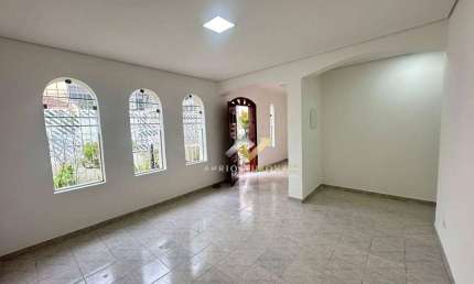 Casa com 3 dormitórios para alugar, 254 m² por R$ 5.750/mês - Jardim - Santo André/SP