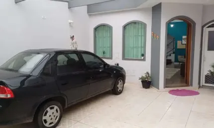 Sobrado com 3 dormitórios para alugar por R$4.238/mês e venda por R$710.000  - Parque Jaçatuba - Santo André/SP