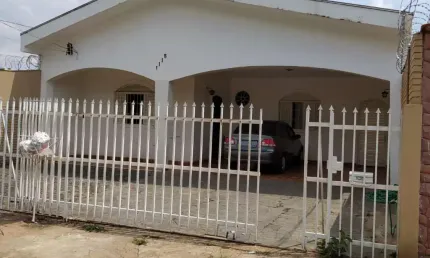 Casa com 3 quartos à venda no Brasil, Uberlândia 