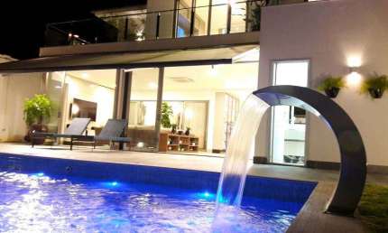 Casa com 4 quartos à venda no Jardim Karaíba, Uberlândia 