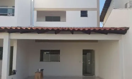 Casa com 3 quartos à venda no Jardim Europa, Uberlândia 