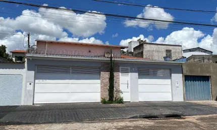 Casa com 3 quartos à venda no Jaraguá, Uberlândia 