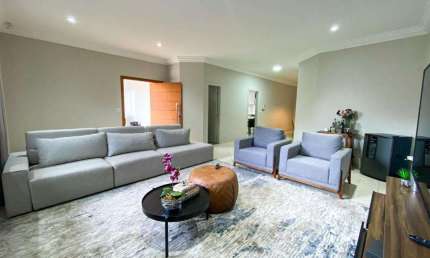 Casa com 4 quartos à venda no Santa Mônica, Uberlândia 