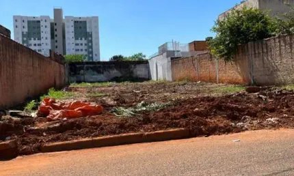 Terreno à venda no Marta Helena, Uberlândia 