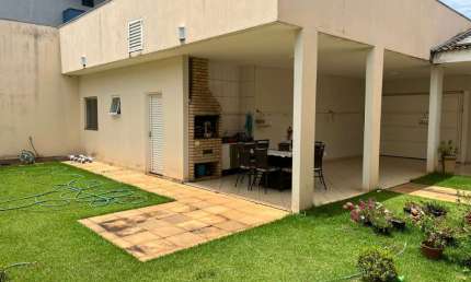 Casa comercial à venda no Tubalina, Uberlândia 