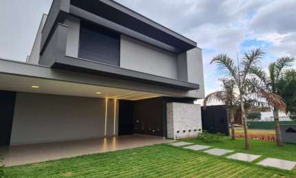 Casa - Sobrado em condomínio, para Venda em Uberlândia/MG
