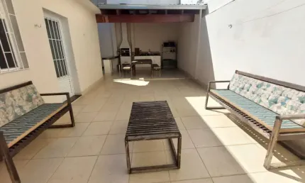 Casa com 3 quartos à venda no Martins, Uberlândia 