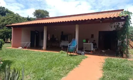 Chácara / sítio com 2 quartos à venda no Jockey Camping, Uberlândia 