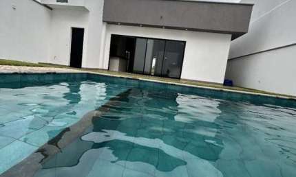 Casa com 3 quartos à venda na Cidade Jardim, Uberlândia 