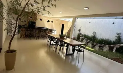 Casa com 3 quartos à venda no Presidente Roosevelt, Uberlândia 