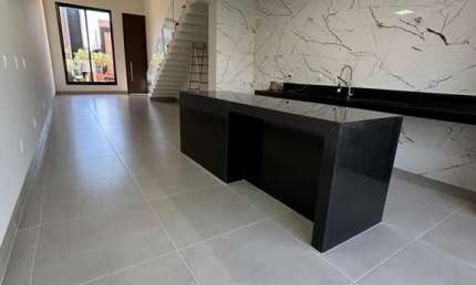 Casa - Sobrado em condomínio, para Venda em Uberlândia/MG