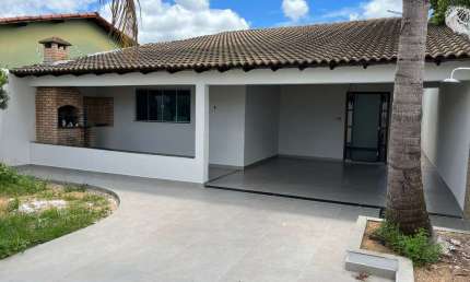 Casa com 3 quartos à venda na Cidade Jardim, Uberlândia 