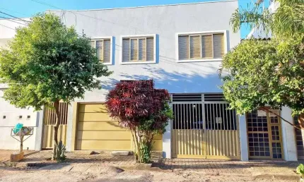 Casa com 4 quartos à venda no Custódio Pereira, Uberlândia 