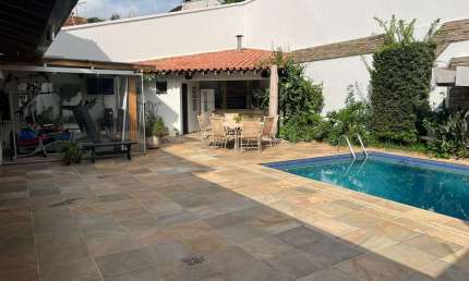 Casa com 4 quartos à venda em Saraiva, Uberlândia 