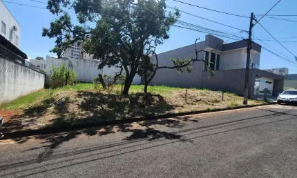 Terreno à venda no Bosque dos Buritis, Uberlândia 
