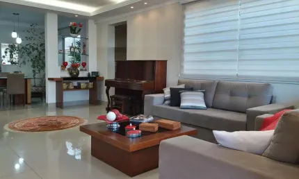 Casa com 4 quartos à venda no Umuarama, Uberlândia 