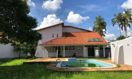 Casa com 5 quartos à venda na Cidade Jardim, Uberlândia 