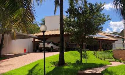 Casa com 5 quartos à venda na Cidade Jardim, Uberlândia 