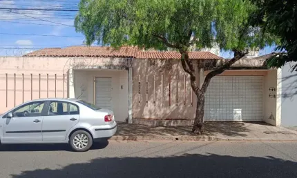 Casa com 3 quartos à venda em Saraiva, Uberlândia 