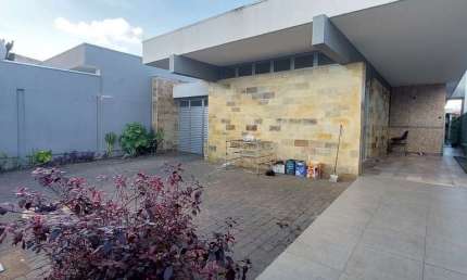 Casa com 5 quartos à venda na Nossa Senhora Aparecida, Uberlândia 
