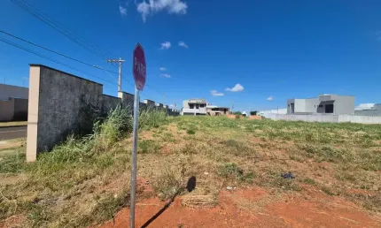Terreno à venda no Grand Ville, Uberlândia 