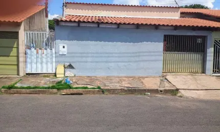 Casa com 3 quartos à venda no Planalto, Uberlândia 