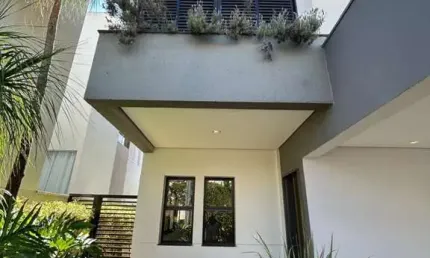 Casa - Sobrado em condomínio, para Venda em Uberlândia/MG