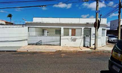 Casa com 3 quartos à venda no Custódio Pereira, Uberlândia 