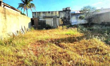 Terreno à venda em Saraiva, Uberlândia 