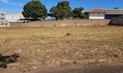Terreno à venda em Carajás, Uberlândia 