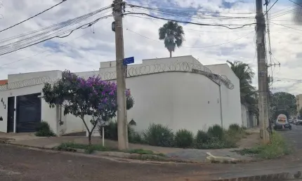 Casa com 3 quartos à venda no Alto Umuarama, Uberlândia 