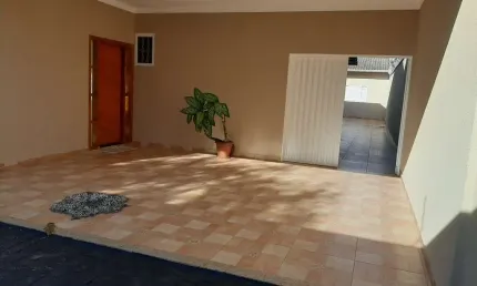 Casa com 4 quartos à venda no Santa Mônica, Uberlândia 