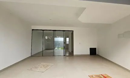 Belíssimo sobrado geminado com 1 suíte mais 2 quartos à venda no bairro Costa e Silva em Joinville/SC por R$ 710.000,00.