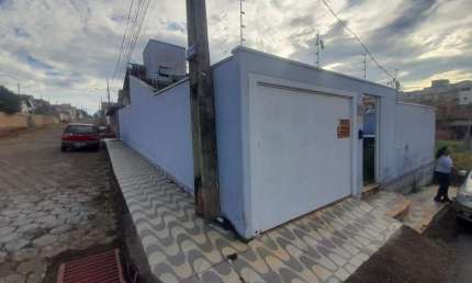 Casa com 3 dormitórios à venda, 118 m² por R$ 470.000,00 - Centro - Congonhal/MG