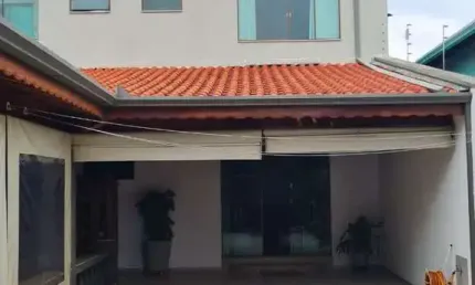 Casa com 2 dormitórios à venda, 211 m² por R$ 650.000,00 - Morumbi - Pouso Alegre/MG