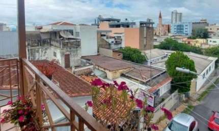 Sobrado com 2 dormitórios à venda, 320 m² por R$ 650.000,00 - Centro - Pouso Alegre/MG