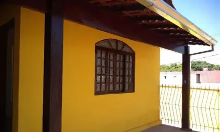Casa com 3 dormitórios à venda por R$ 600.000 - Jardim Califórnia - Pouso Alegre/MG