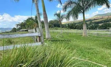 Chácara com 3 dormitórios à venda, 22500 m² por R$ 680.000 - Imbúia - Pouso Alegre/MG