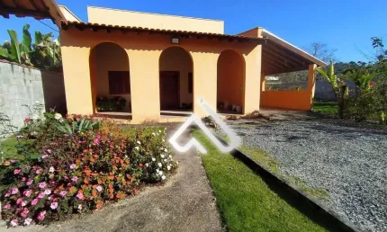 Chácara com 3 dormitórios à venda, 1000 m² por R$ 700.000,00 - Canta Galo - Pouso Alegre/MG