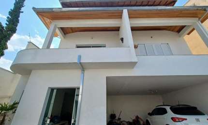 Casa com 4 dormitórios à venda, 300 m² por R$ 1.500.000,00 - Residencial Santa Rita - Pouso Alegre/MG