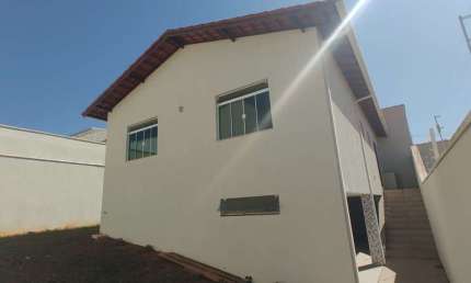 Casa com 3 dormitórios à venda, 189 m² por R$ 800.000,00 - Jardim Floresta - Pouso Alegre/MG