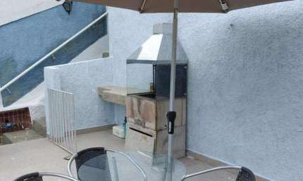 Linda casa com piscina, 4 quartos (1 suíte) no Tanque