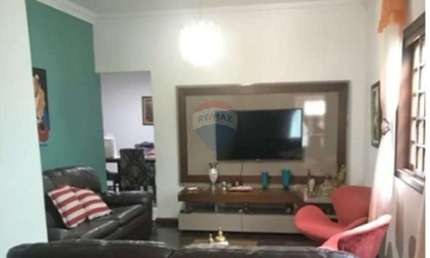 .Casa - Para Alugar - 3 Dormitórios, Região central, São José dos Campos, São Paulo